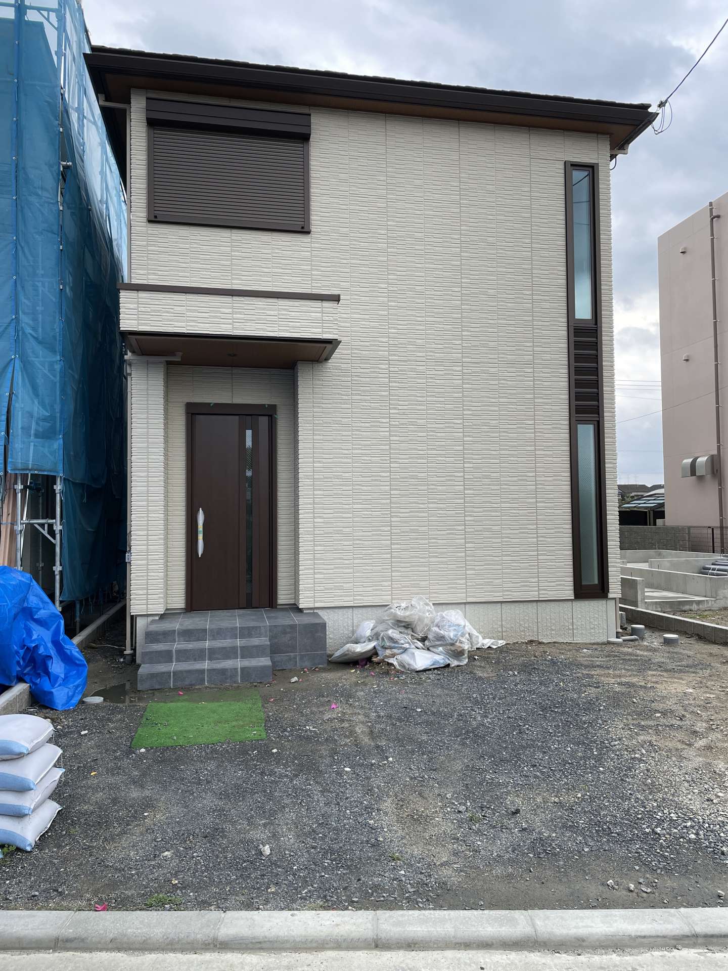 大阪府寝屋川市で新築外構工事が始まります。